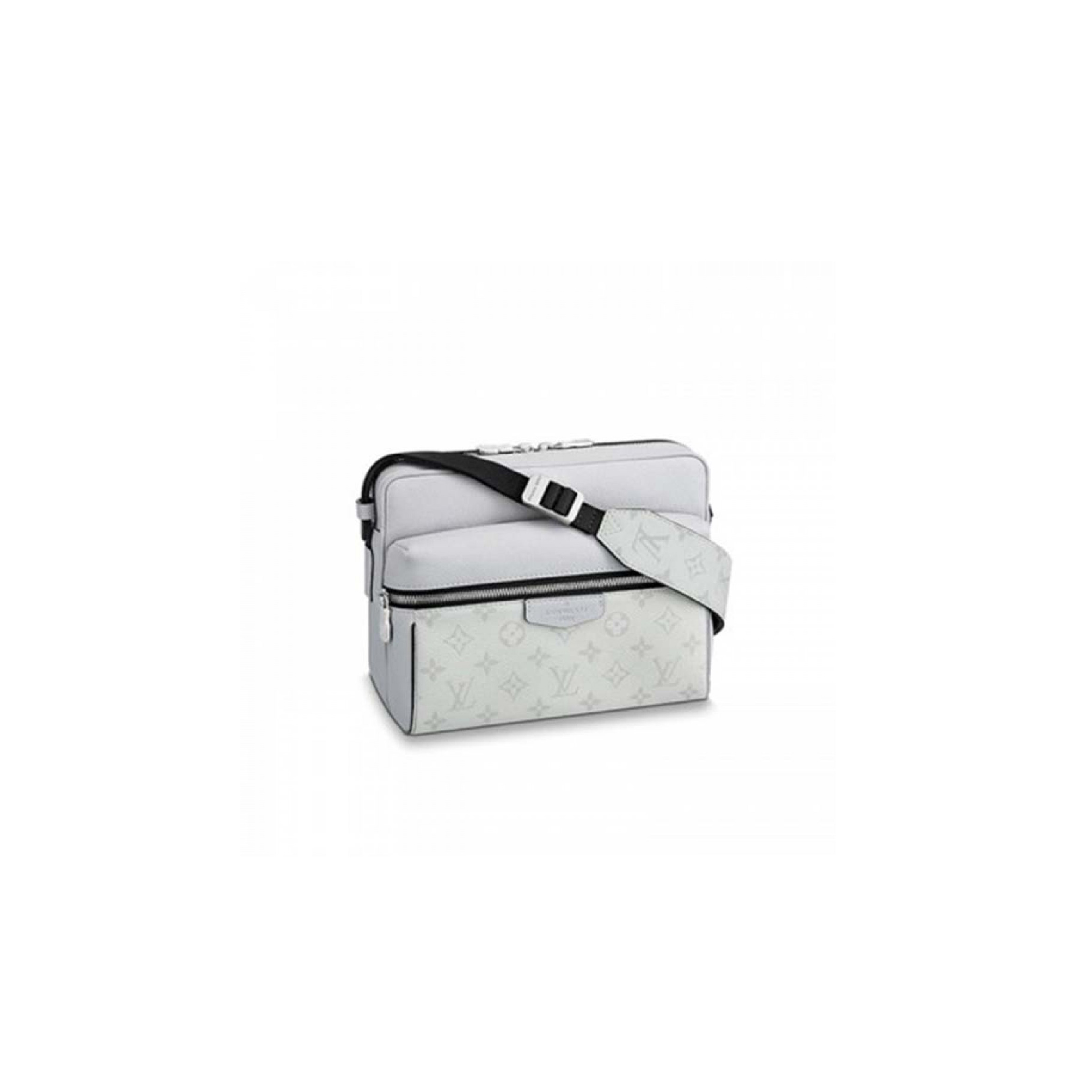 LOUIS VUITTON OUTDOOR MESSENGER M30243 (29.5*20*10.5cm) LOUIS VUITTON OUTDOOR MESSENGER M30243 (29.5*20*10.5cm)